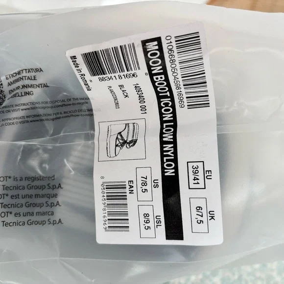 Moon Boot ICON LOW BLACK NYLON BOOTS - Picture 10 of 13